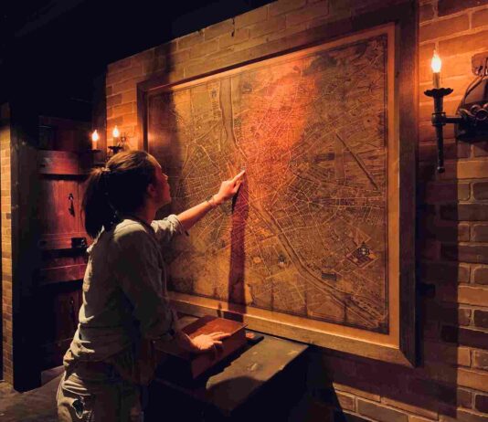 The Top 5 Reasons to Include Virtual Reality in Your Escape Room Escape Room